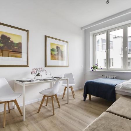 23 Unit Miniapartments Warszawa Lotnisko Okecie Fajne Ministudio Przy Bitwy Warszawskiej Dış mekan fotoğraf
